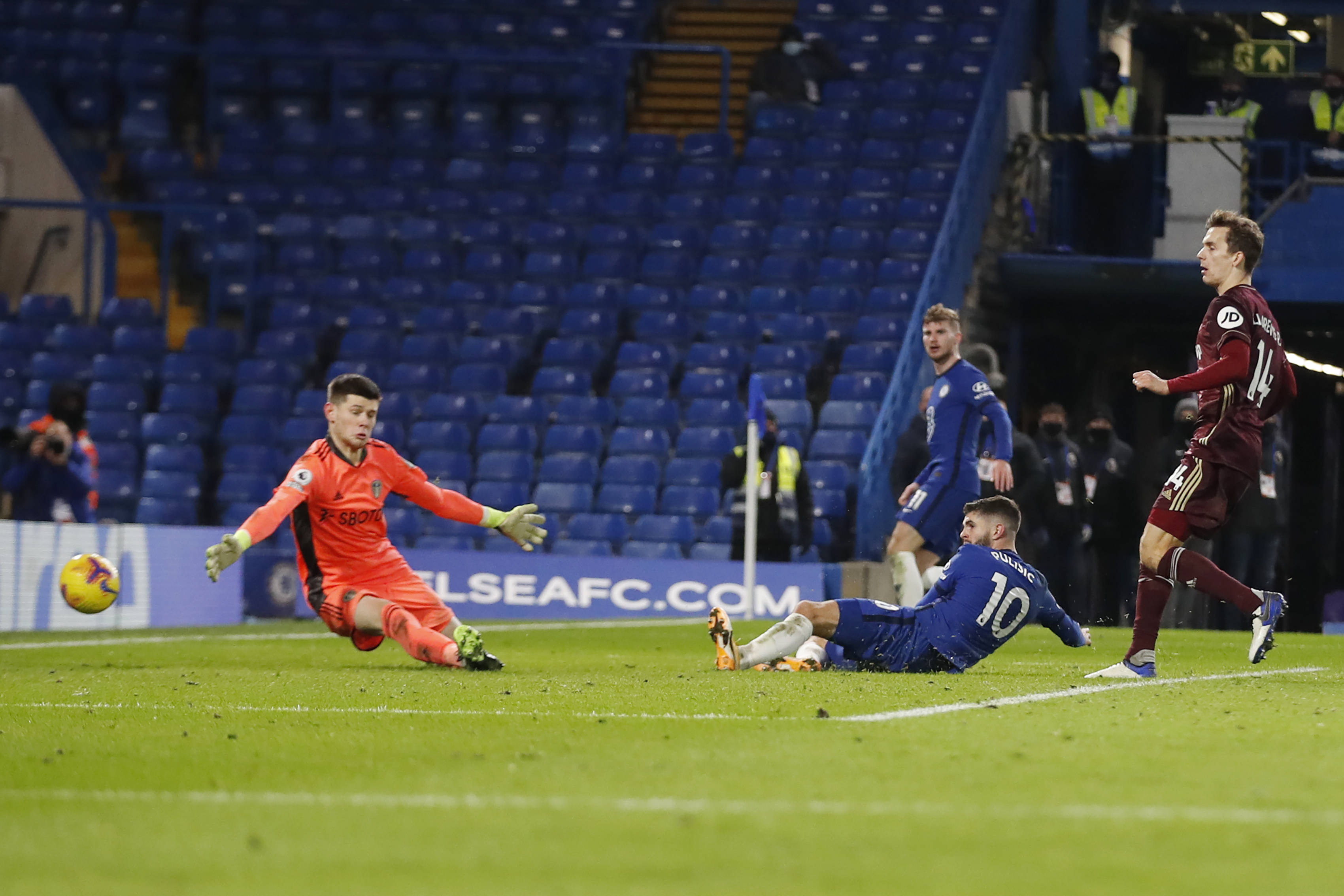 索帅率队送加拉塔萨雷赛季联赛首败；记者：曼联等3英超球队都对埃基蒂克感.