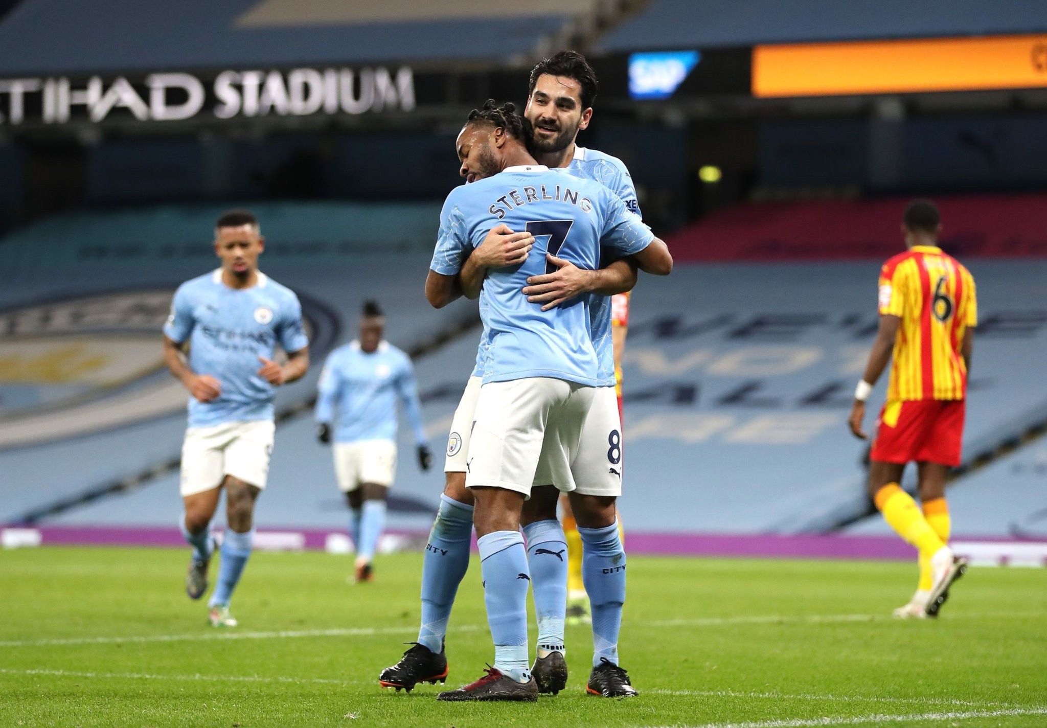 毫无保留的 毫无保留的